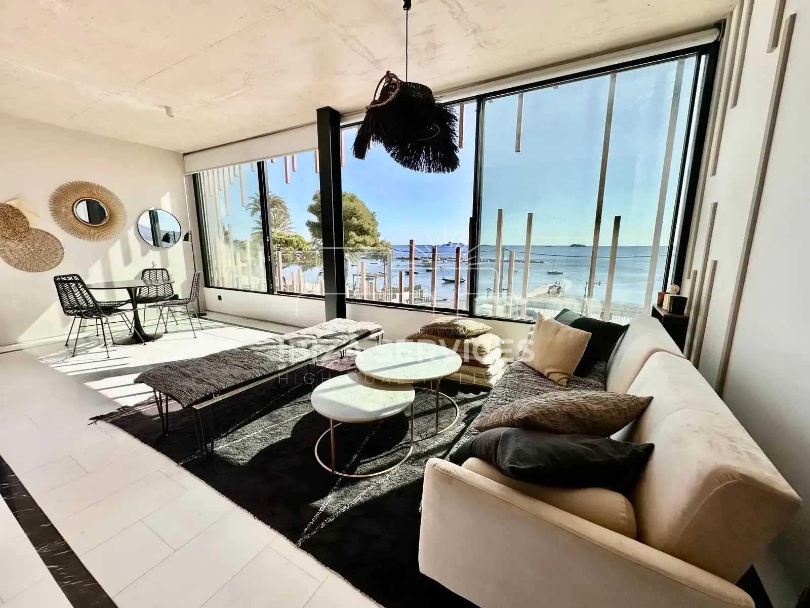 Apartamento exclusivo con vistas al mar de 2 habitaciones Es Vive