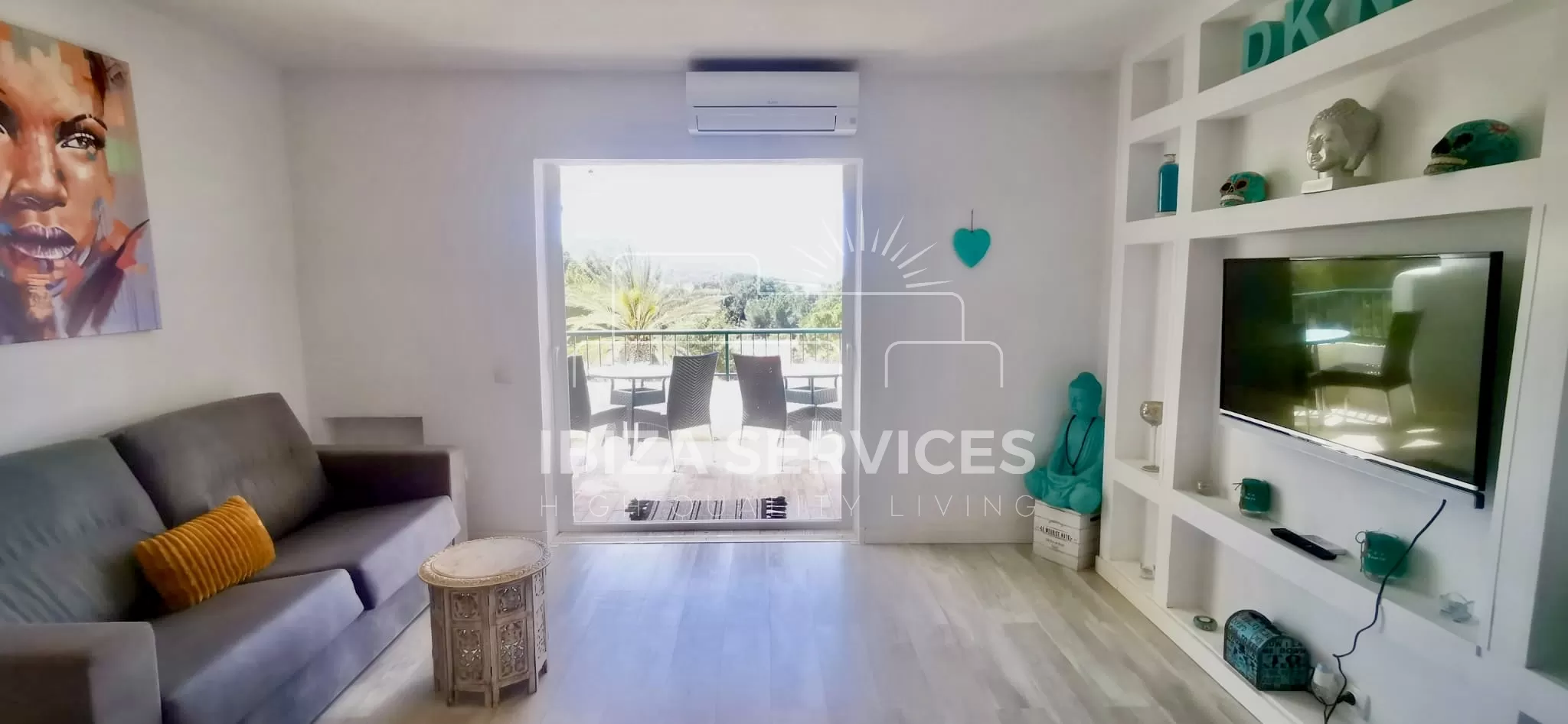 En venta: Apartamento vacacional junto al mar en Cala Coral, Ibiza