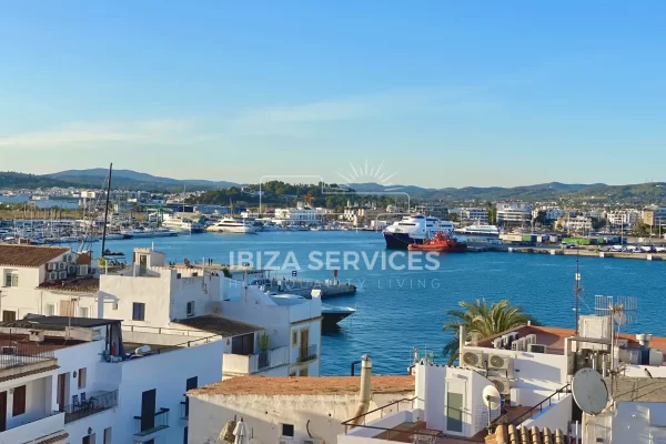 Semi detached townhouse of 1 bedroom to rent in La Marina Ibiza