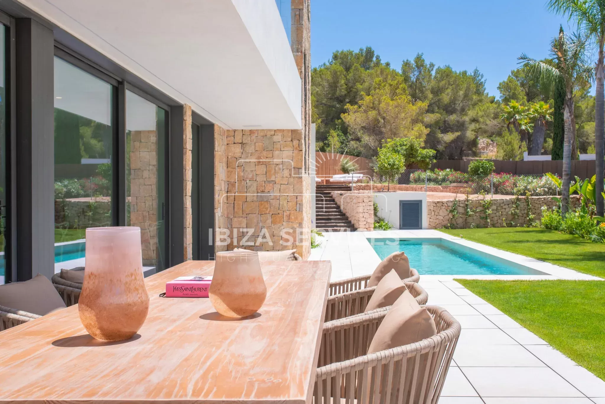 Private: Exclusive 5-Bedroom Villa for seasonal Rental in Roca Llisa