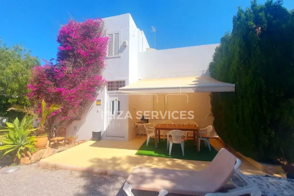 Detached 3 bedroom house in Cala de Bou