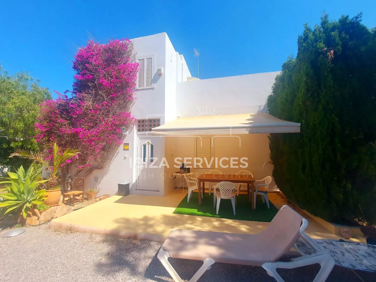 Detached 3 bedroom house in Cala de Bou