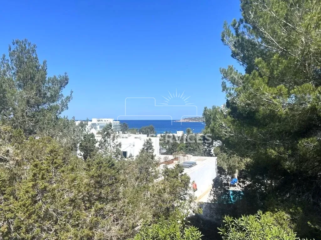 Detached 3 bedroom house in Cala de Bou