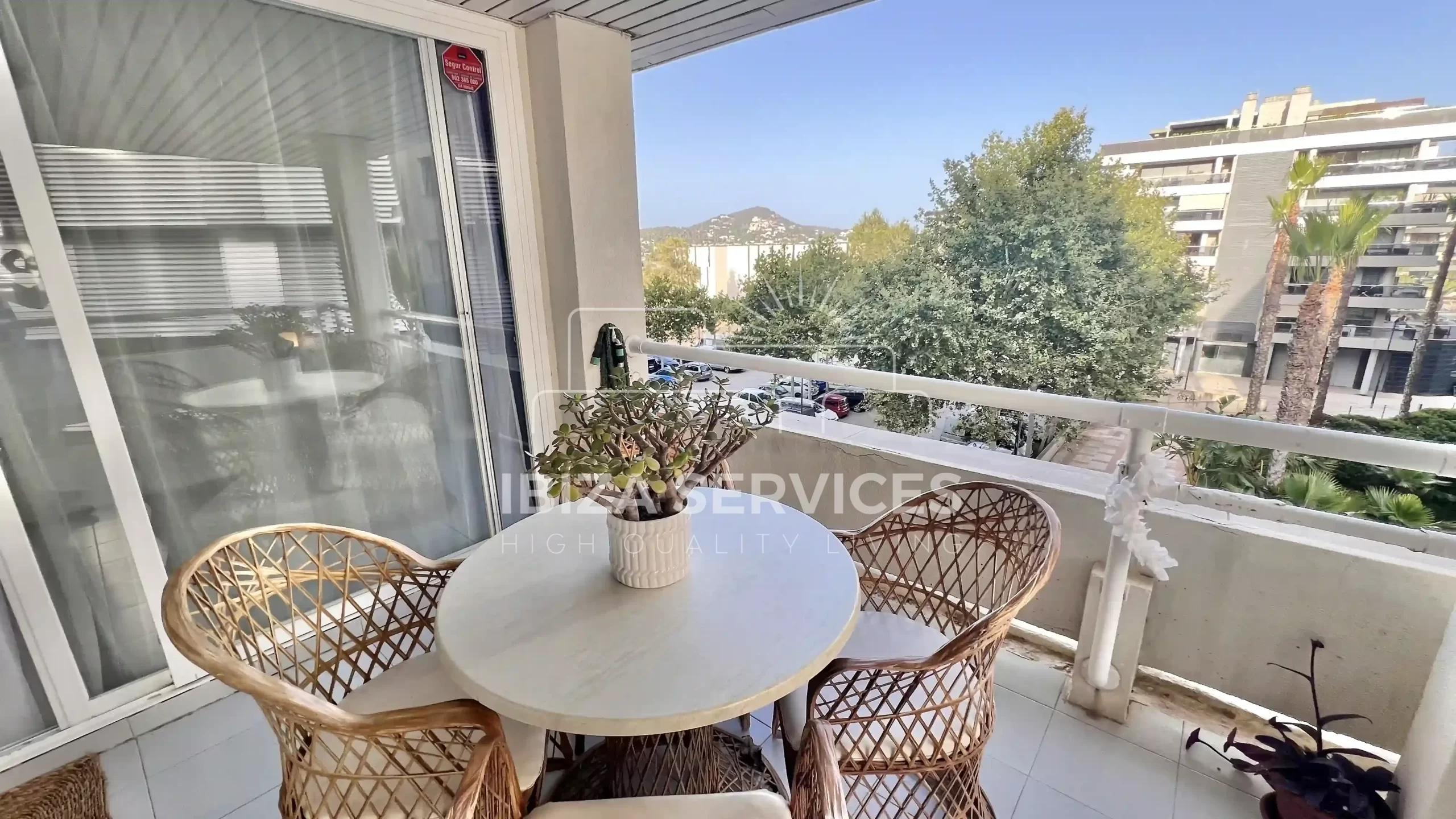 Apartment with large Terrace in Marina Botafoch for Rent