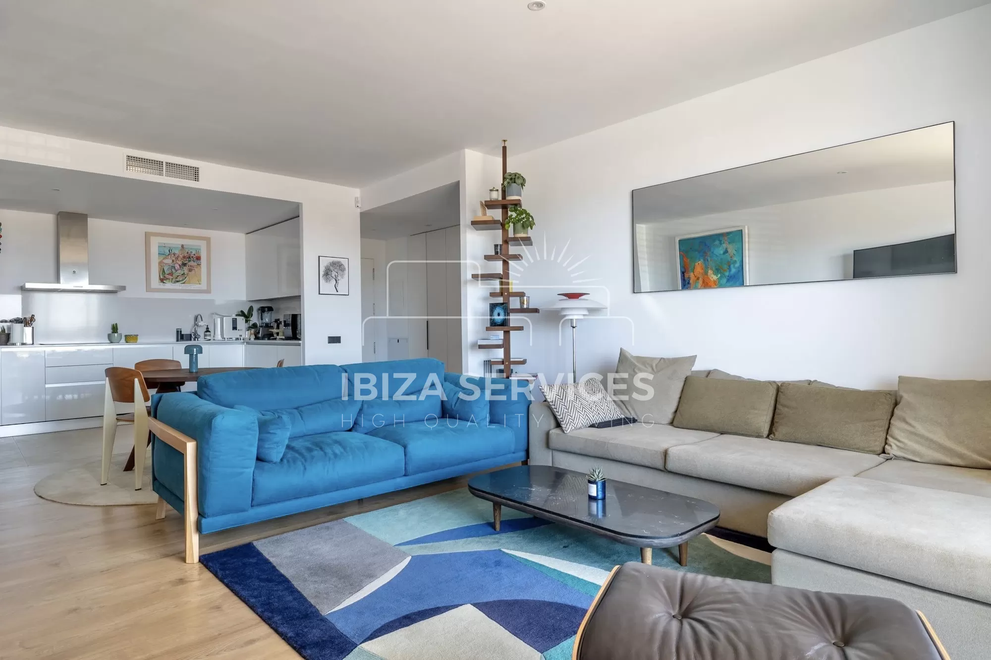 3-bedroom luxury flat with terrace and views of Dalt Vila and the sea for sale.