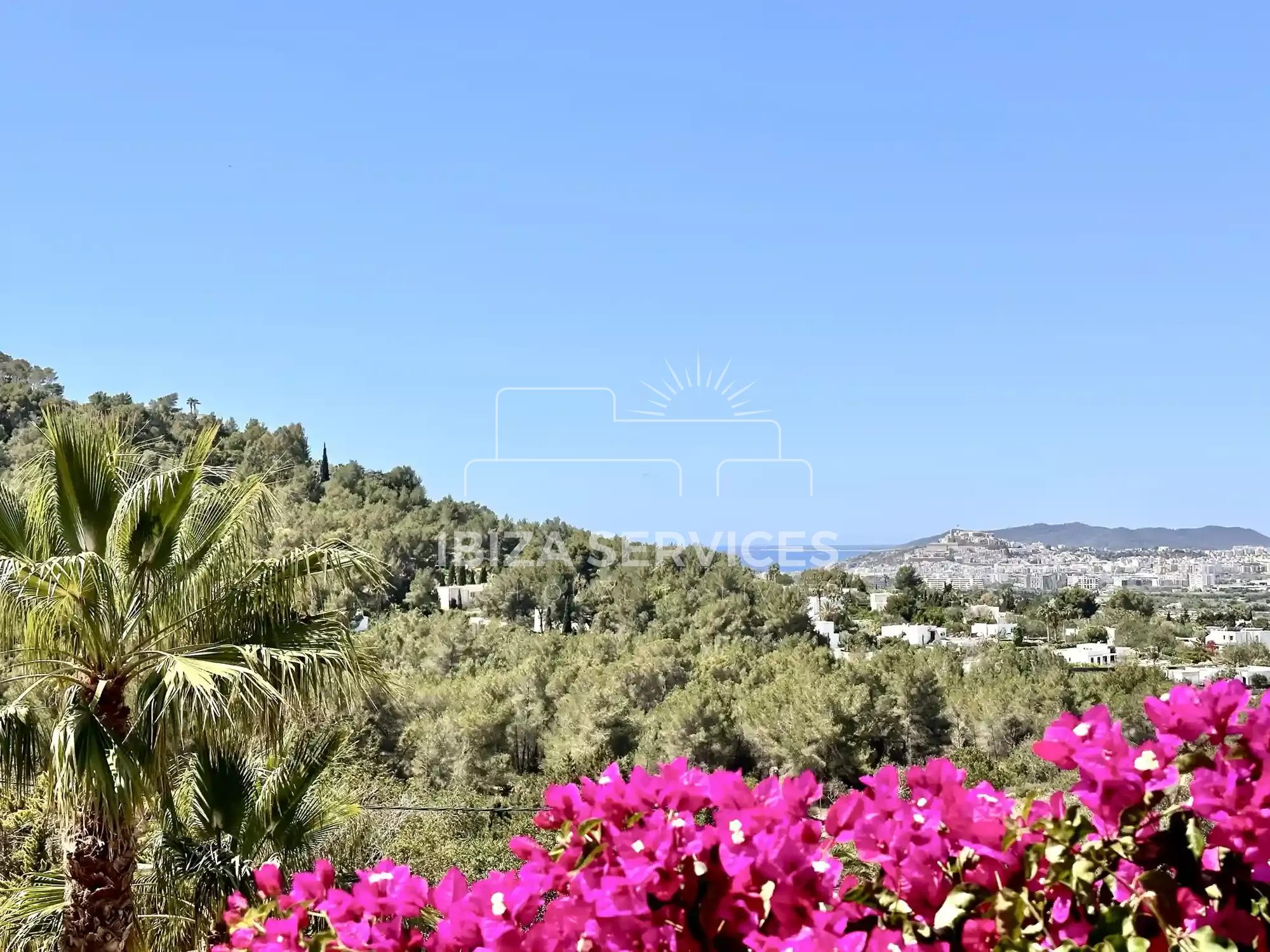 Superbe villa en Location d’été à Jesus avec 4 chambres