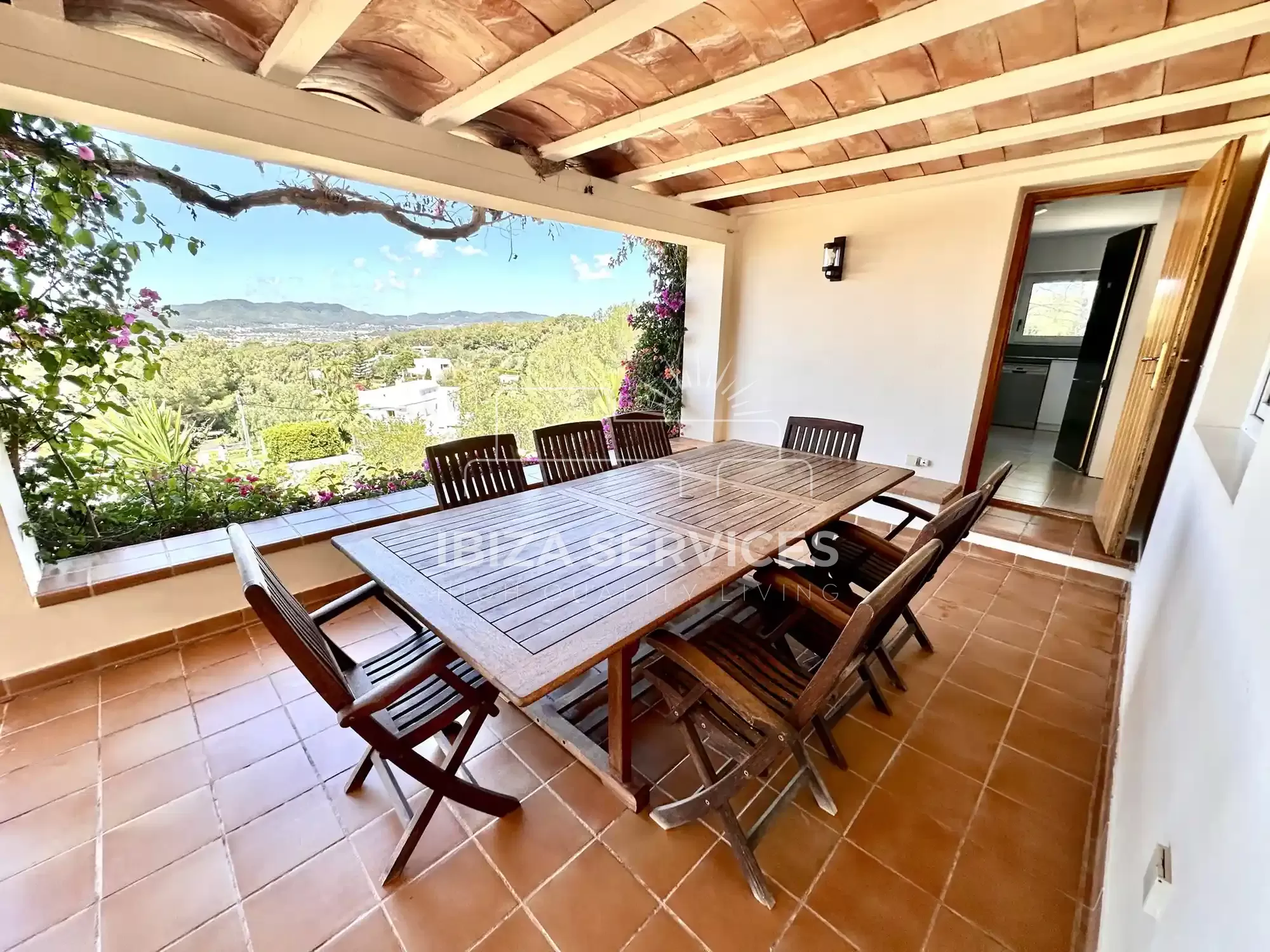 Villa for Summer Rent in Jesús 4 Bedrooms