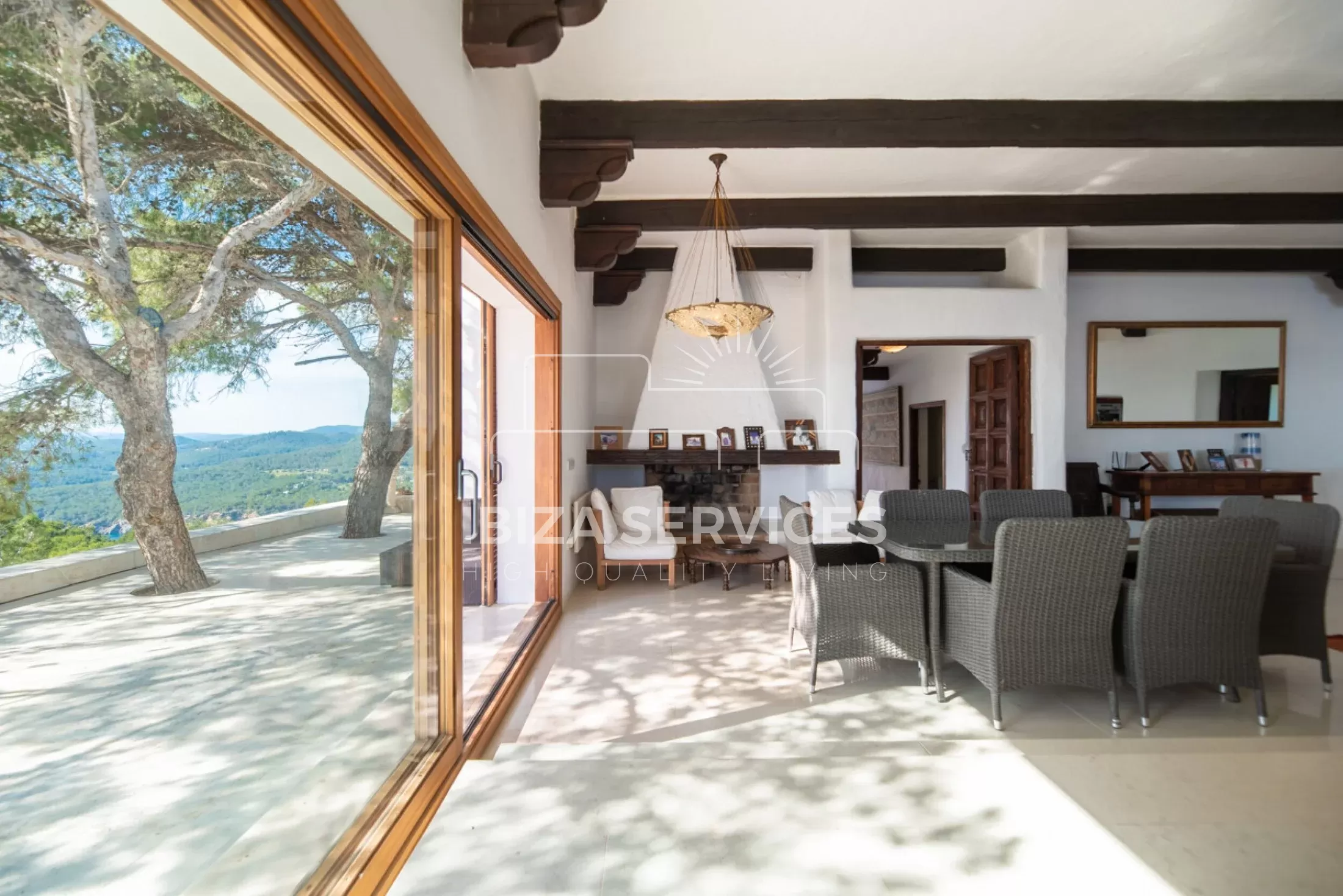 Large Country Villa with Spectacular Views for Sale