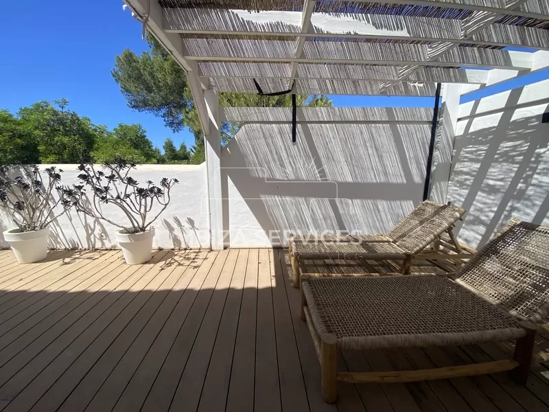 Lujosa y Elegante Casa Costera en Venta Cerca de la Playa de Cala Vadella