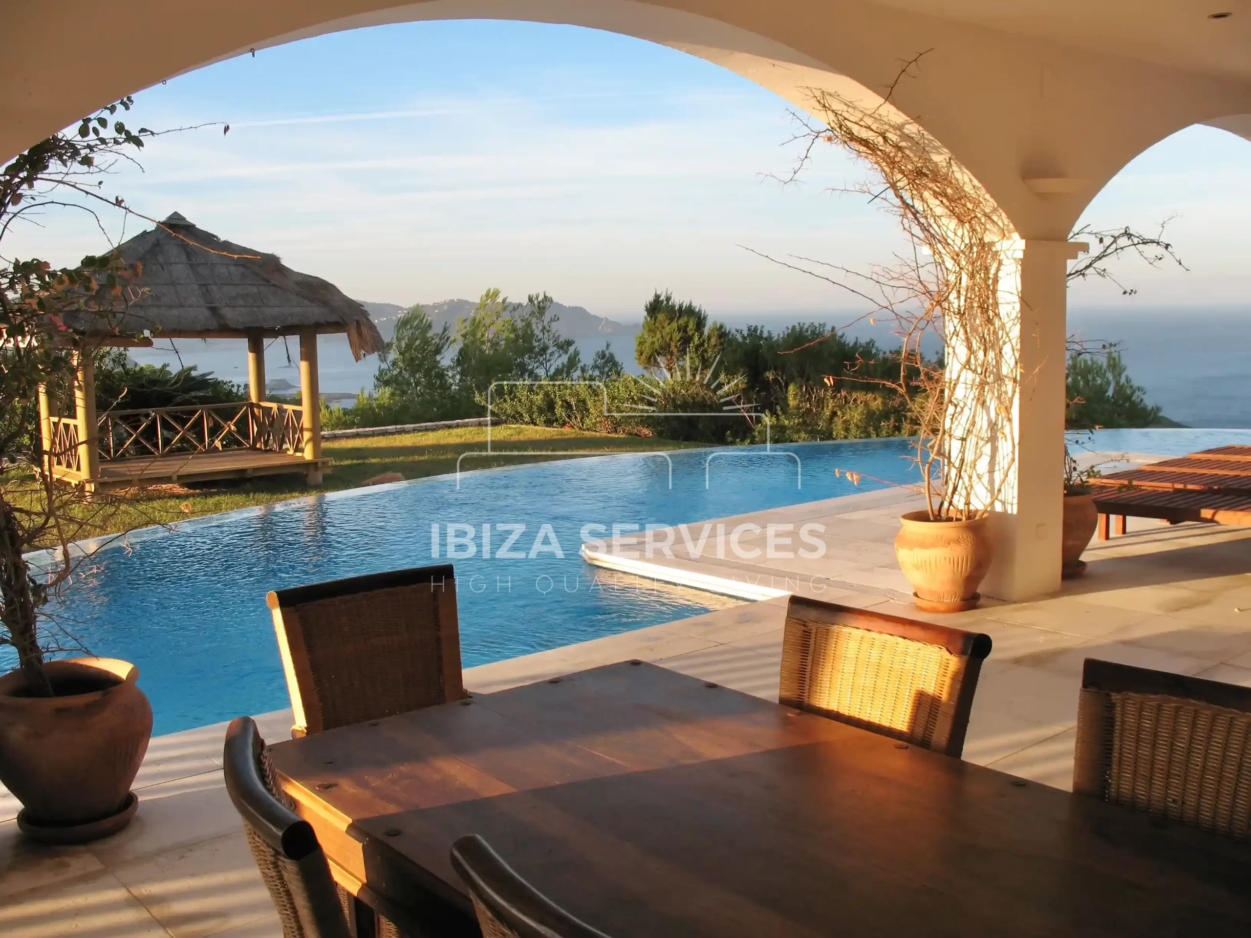 Large Country Villa with Spectacular Views for Sale