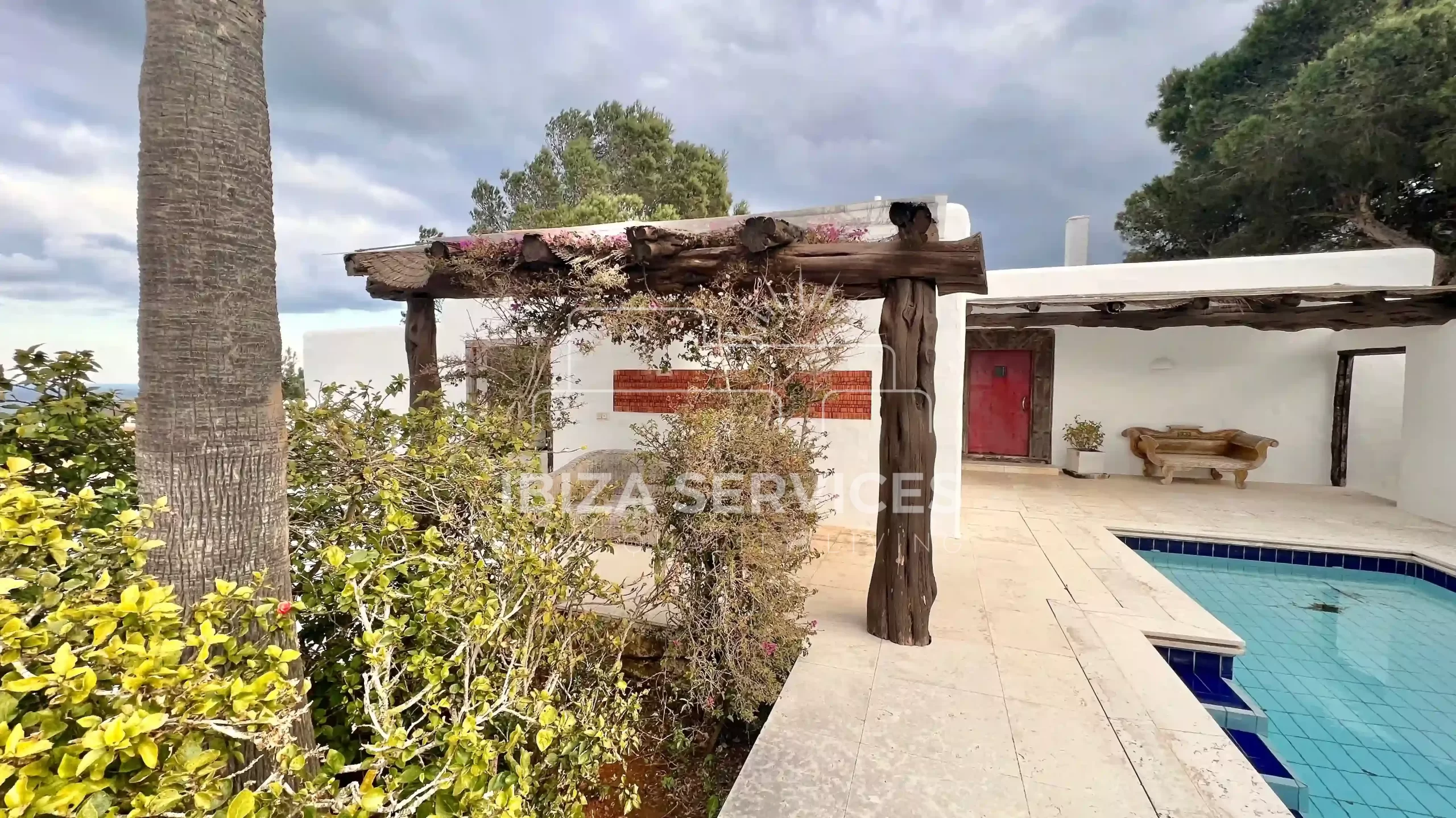 Large Country Villa with Spectacular Views for Sale