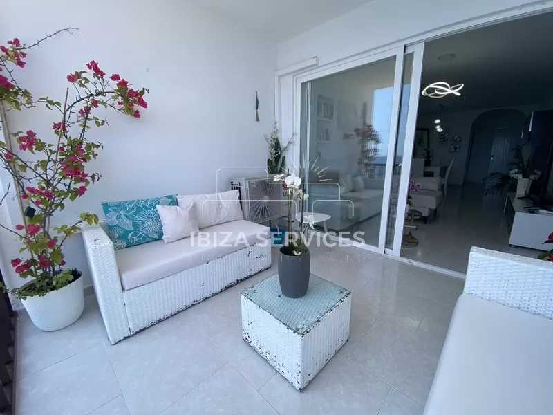 Sea front apartment of 2 bedrooms to rent in Es Vive, Ibiza