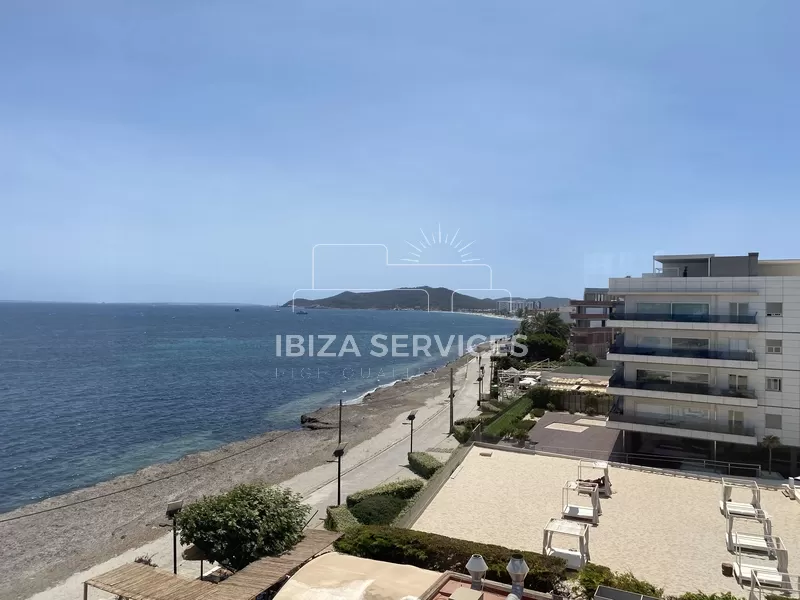 Sea front apartment of 2 bedrooms to rent in Es Vive, Ibiza