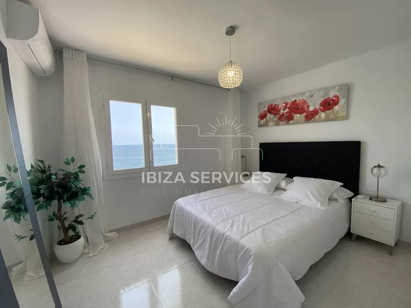 Sea front apartment of 2 bedrooms to rent in Es Vive, Ibiza