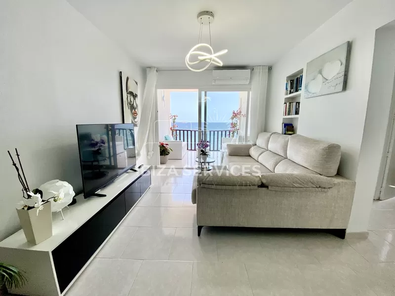 Sea front apartment of 2 bedrooms to rent in Es Vive, Ibiza