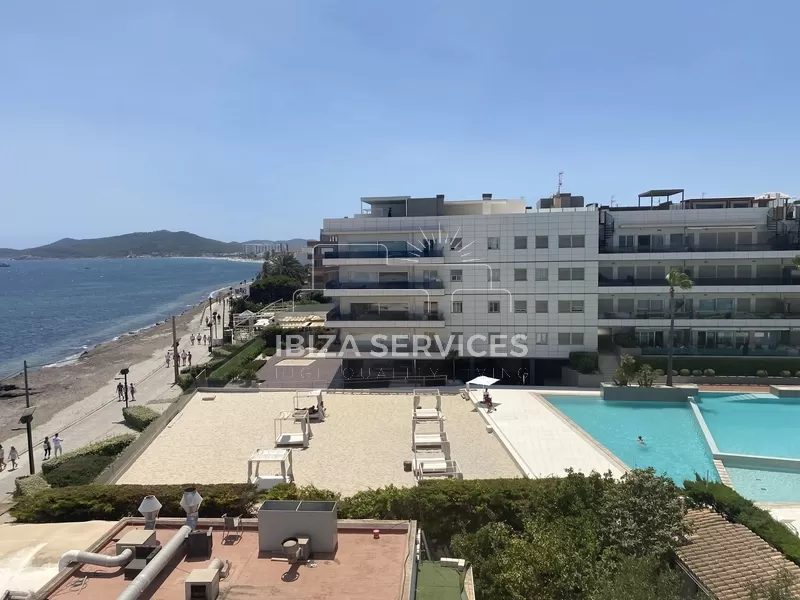 Sea front apartment of 2 bedrooms to rent in Es Vive, Ibiza