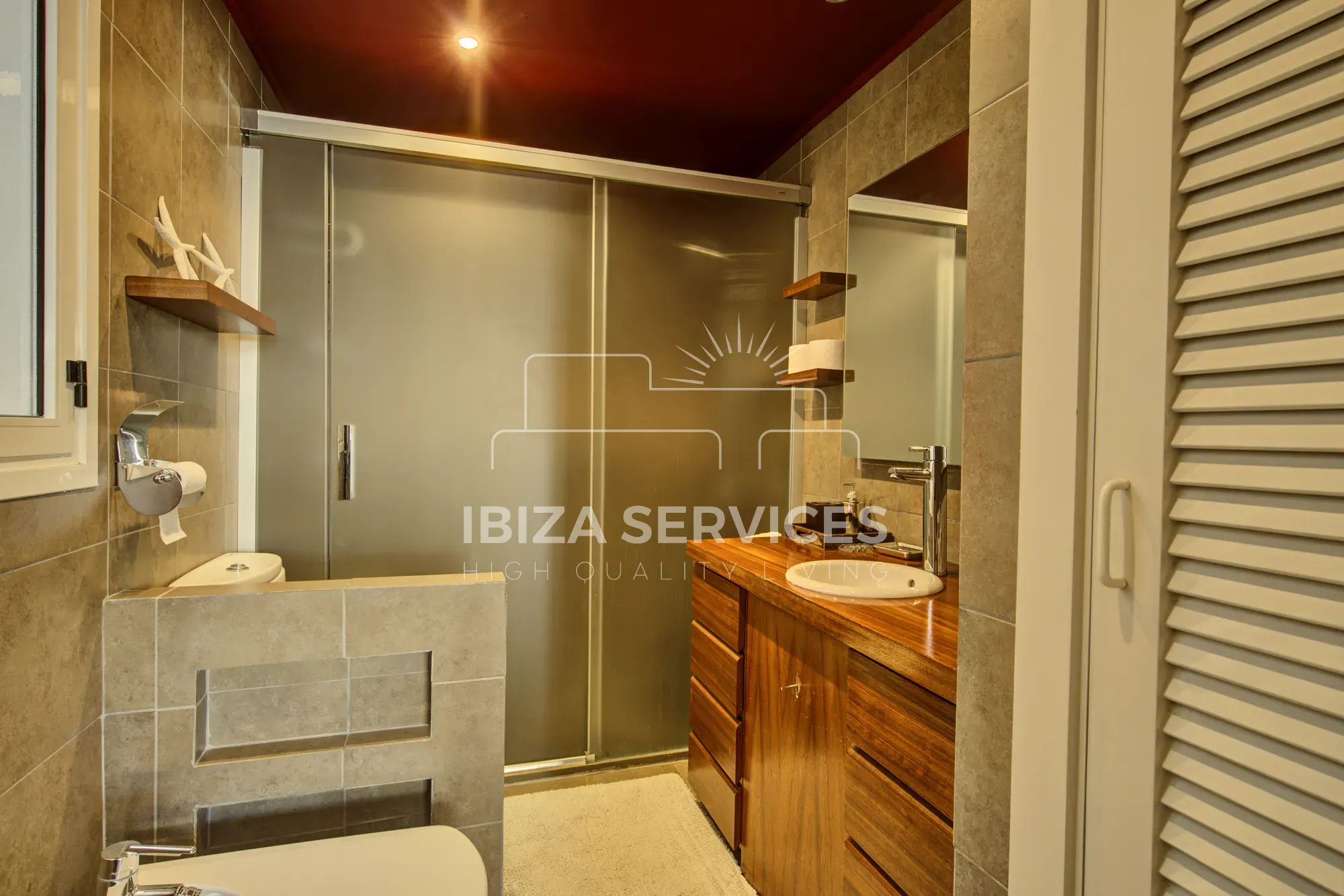 Buy a luxury 5 bedroom apartment in Ibiza Building front line