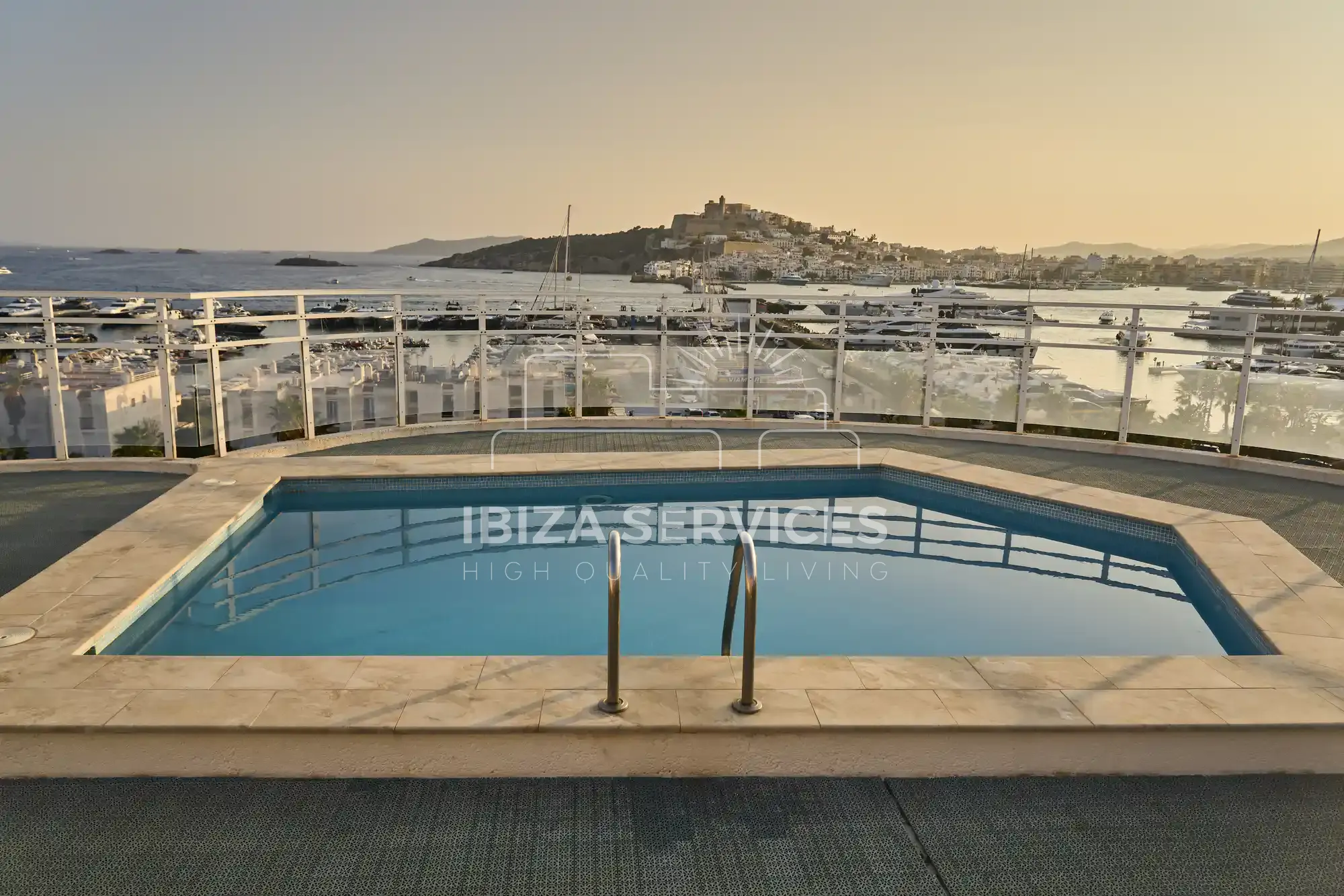 Buy a luxury 5 bedroom apartment in Ibiza Building front line