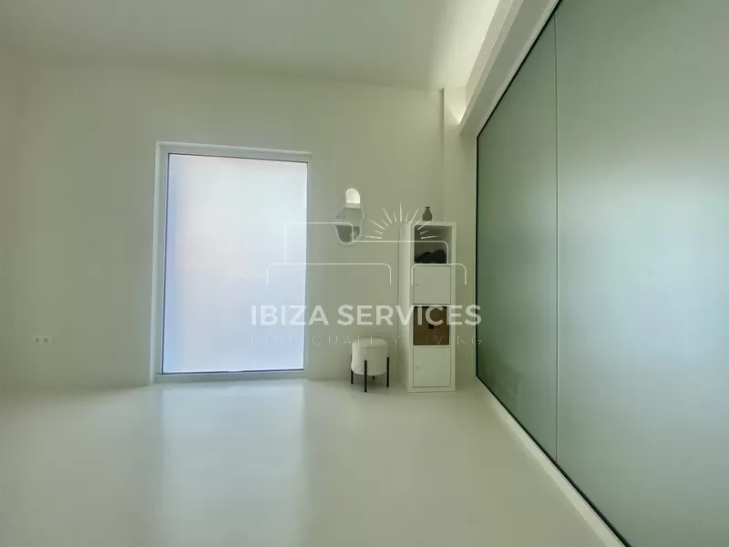 Renovated commercial space for annual rental in St Jordi