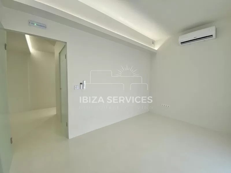 Renovated commercial space for annual rental in St Jordi