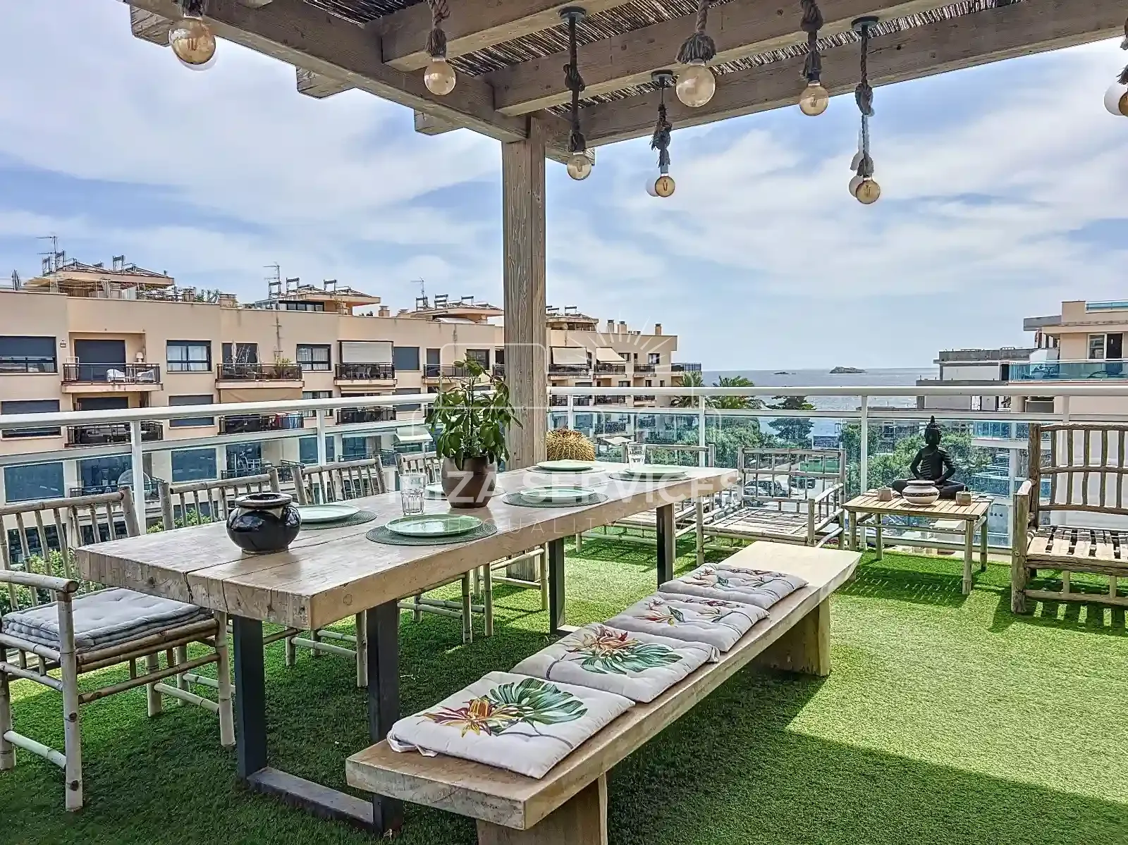 Penthouse with Sea Views for Sale in Playa d’en Bossa,