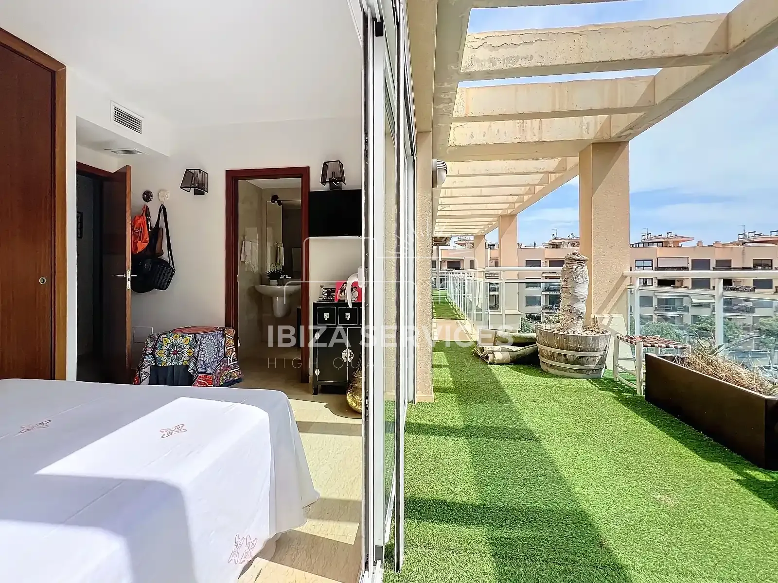 Ático con vistas al mar en venta en playa d’en bossa