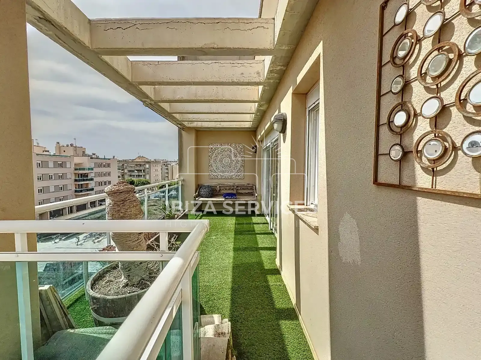 Ático con vistas al mar en venta en playa d’en bossa