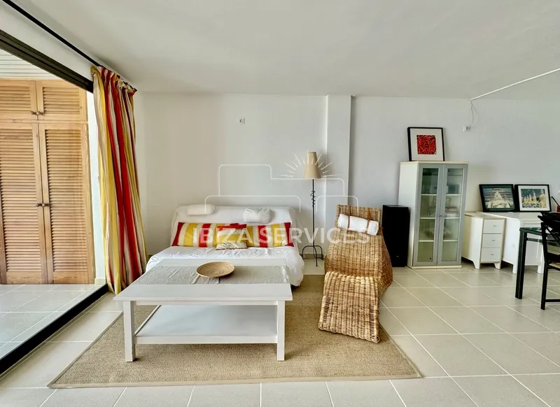 Temporal rental sea front apartment in Ibiza port