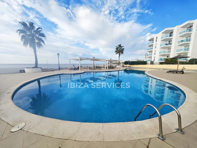 Long-Term Rental: 70 m² 2 bedrooms Apartment with Pool and Sea Views