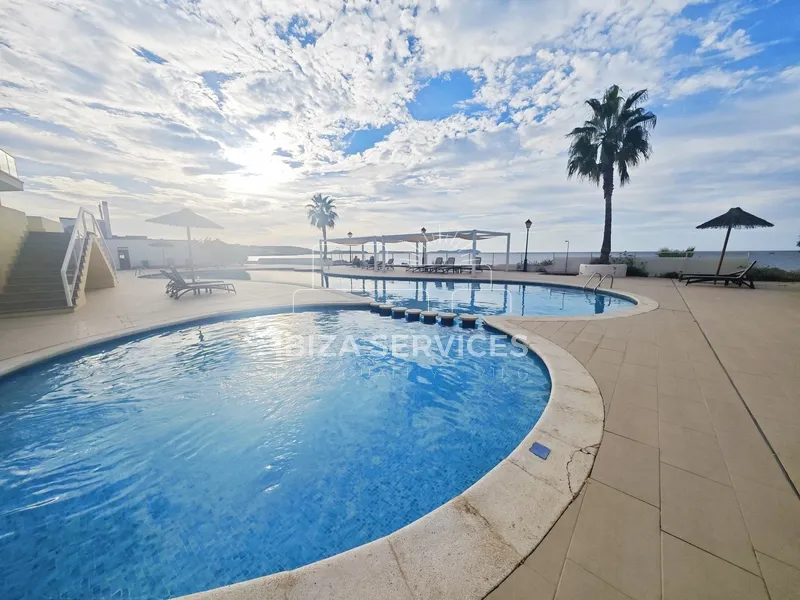 Long-Term Rental: 70 m² 2 bedrooms Apartment with Pool and Sea Views