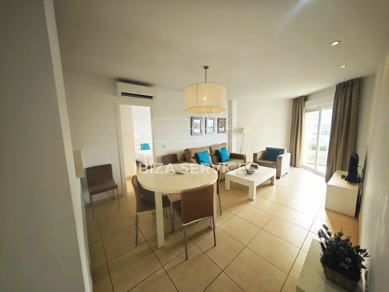 Long-Term Rental: 70 m² 2 bedrooms Apartment with Pool and Sea Views