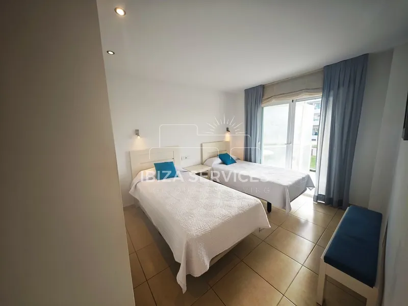 Location Longue Durée : Appartement de 70 m² avec Piscine et Vue sur la Mer