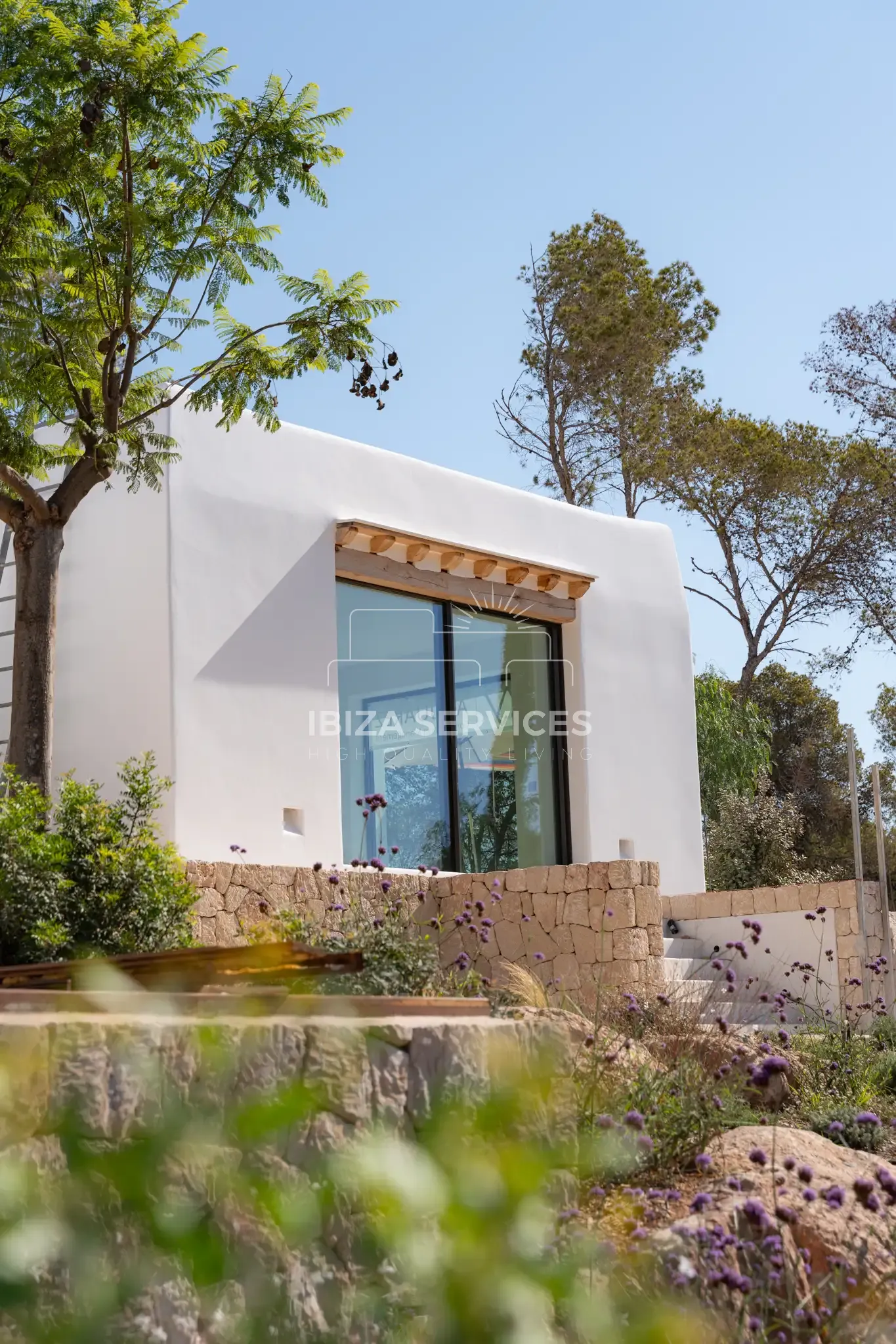 Blakstad-Villa mit Panoramablick in Santa Gertrudis zu Verkaufen