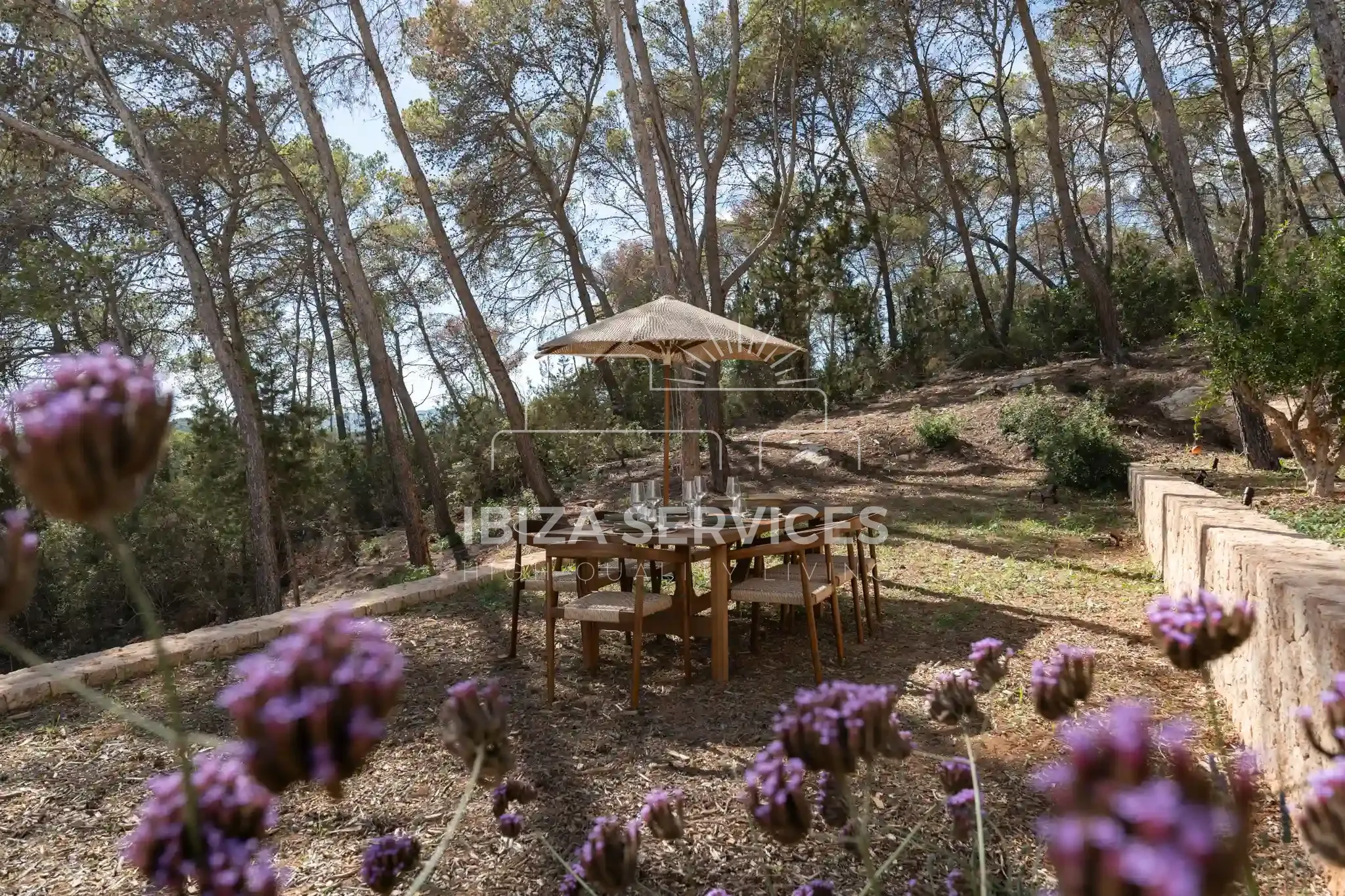 Blakstad-Villa mit Panoramablick in Santa Gertrudis zu Verkaufen