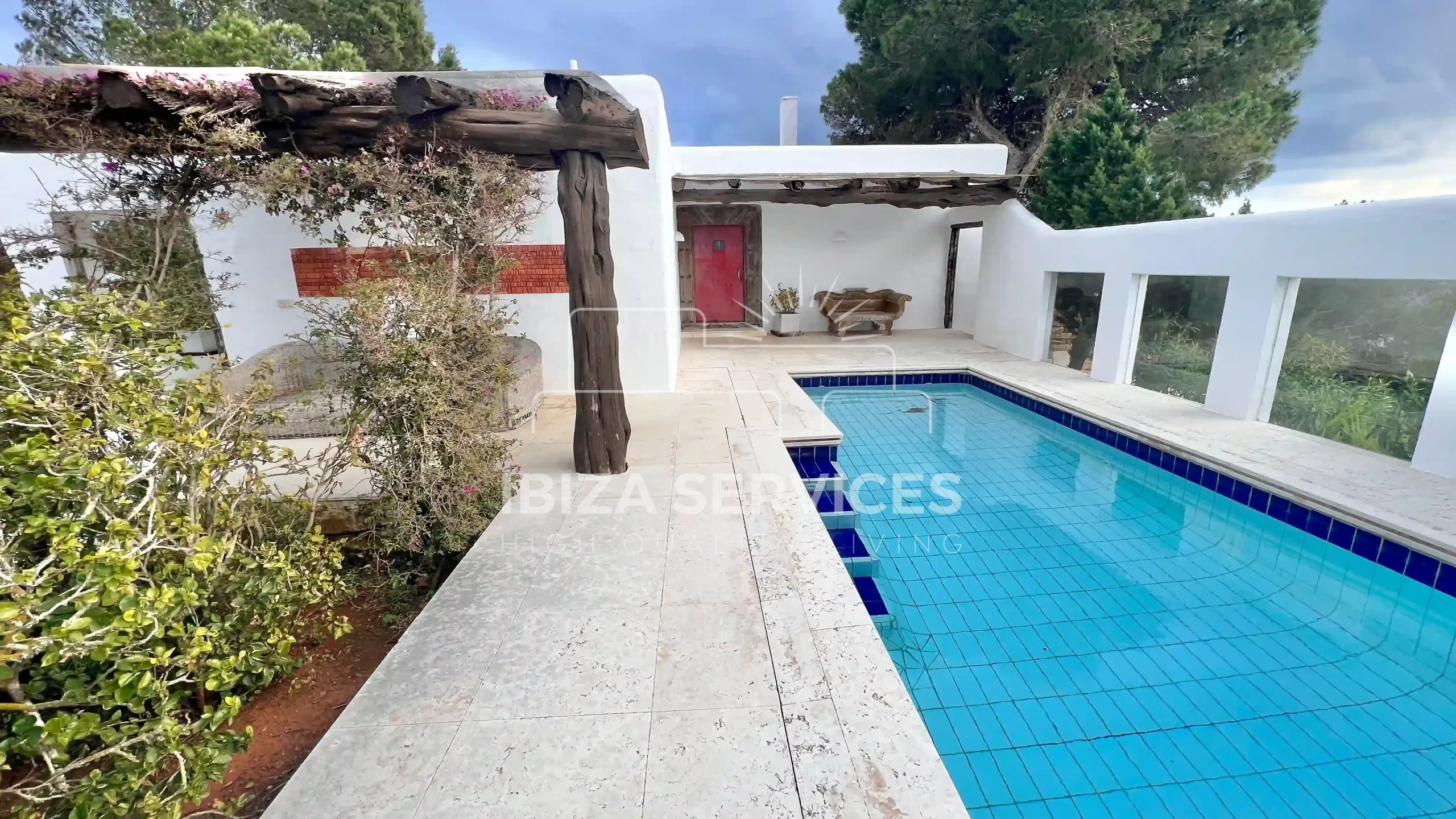 Unique and private villa front line with a touristic license for sale