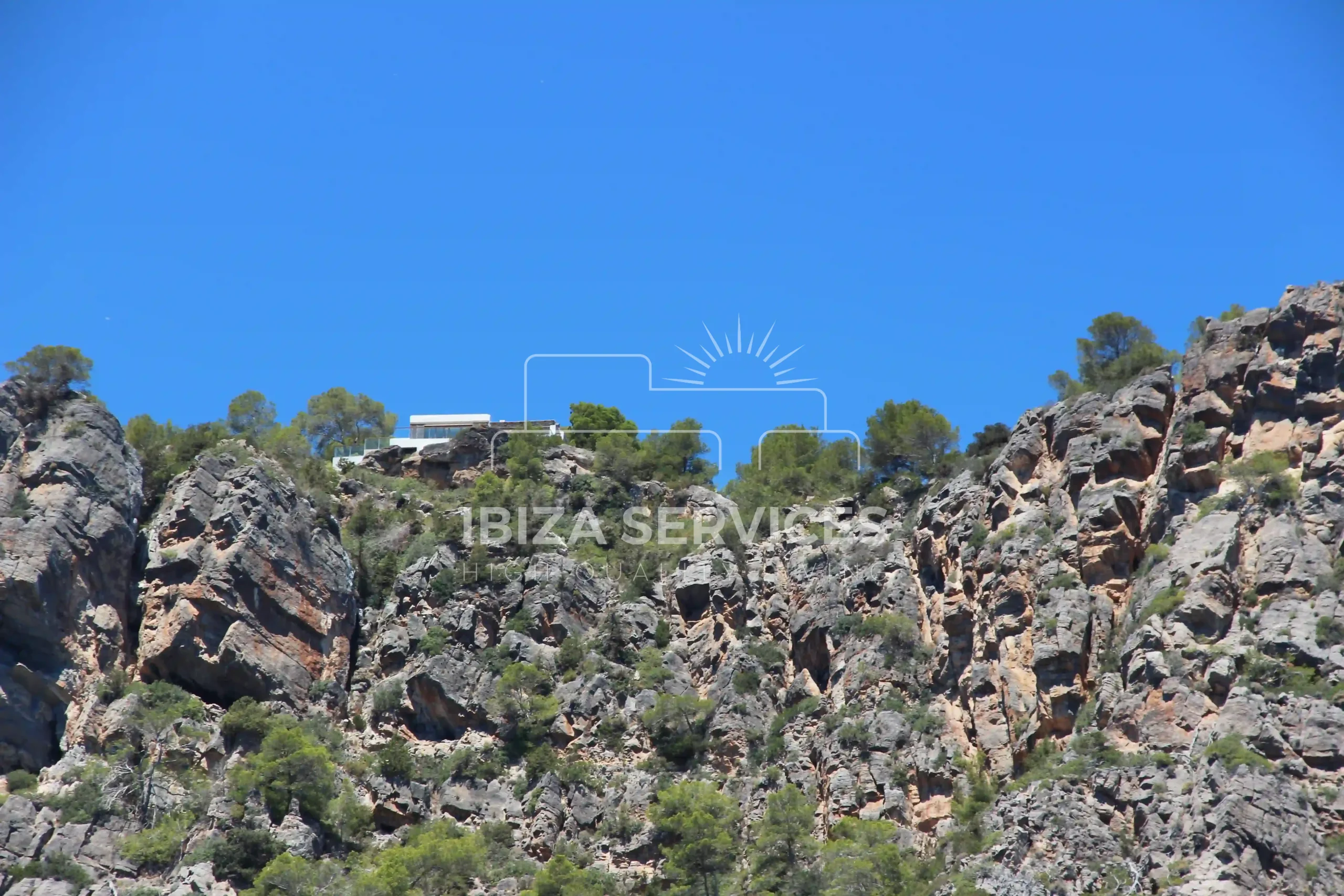 Unique and private villa front line with a touristic license for sale