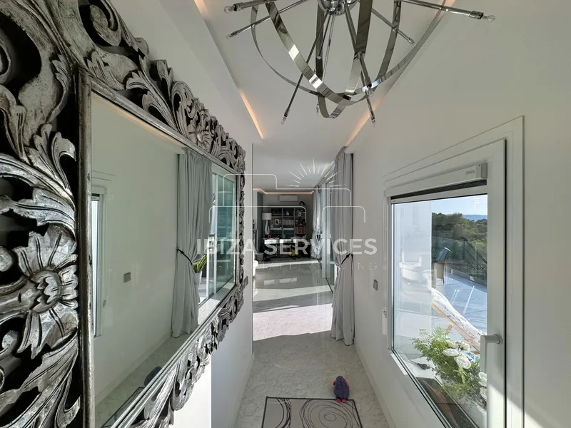 Luxury and cosy villa for sale in Cala Salada