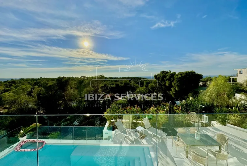 Luxury and cosy villa for sale in Cala Salada