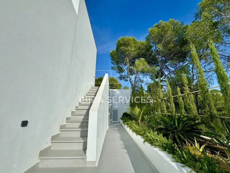 Luxury and cosy villa for sale in Cala Salada