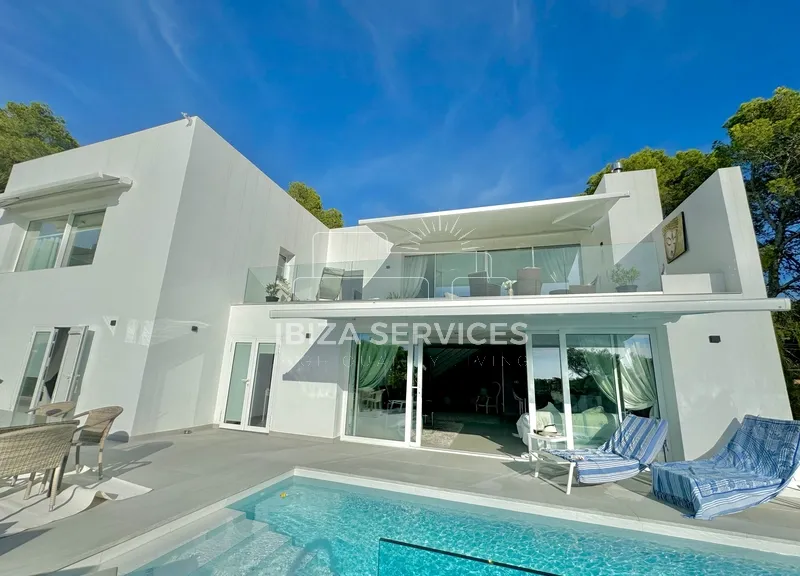 Luxury and cosy villa for sale in Cala Salada