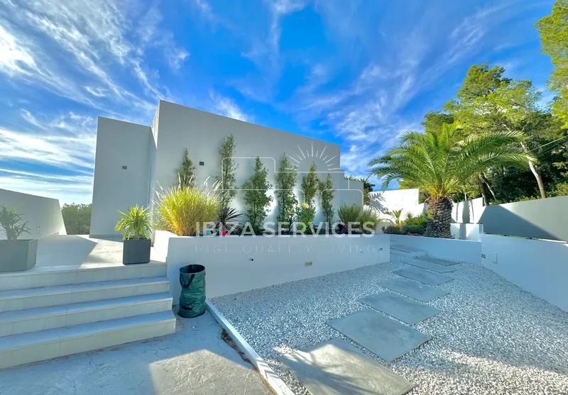 Luxury and cosy villa for sale in Cala Salada