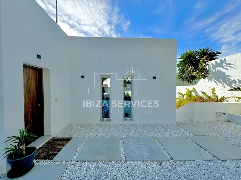 Luxury and cosy villa for sale in Cala Salada