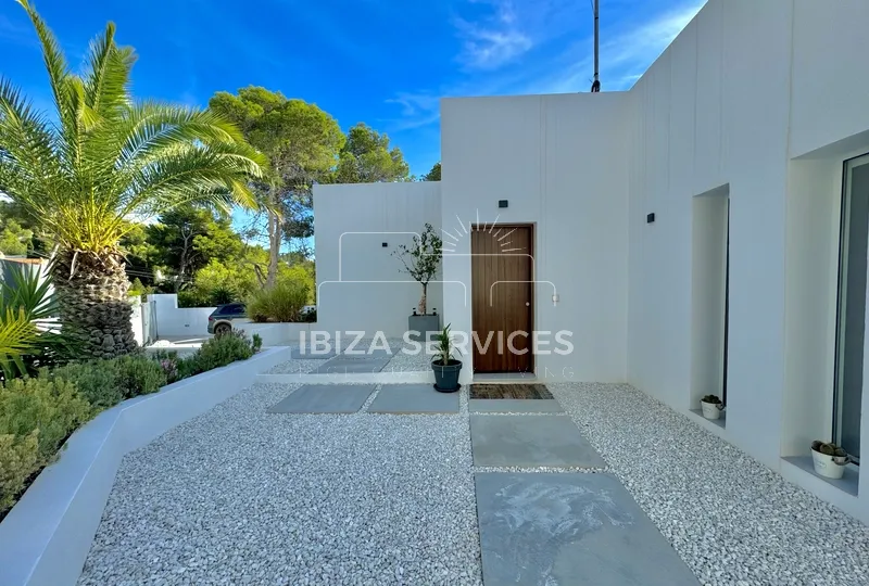 Luxury and cosy villa for sale in Cala Salada