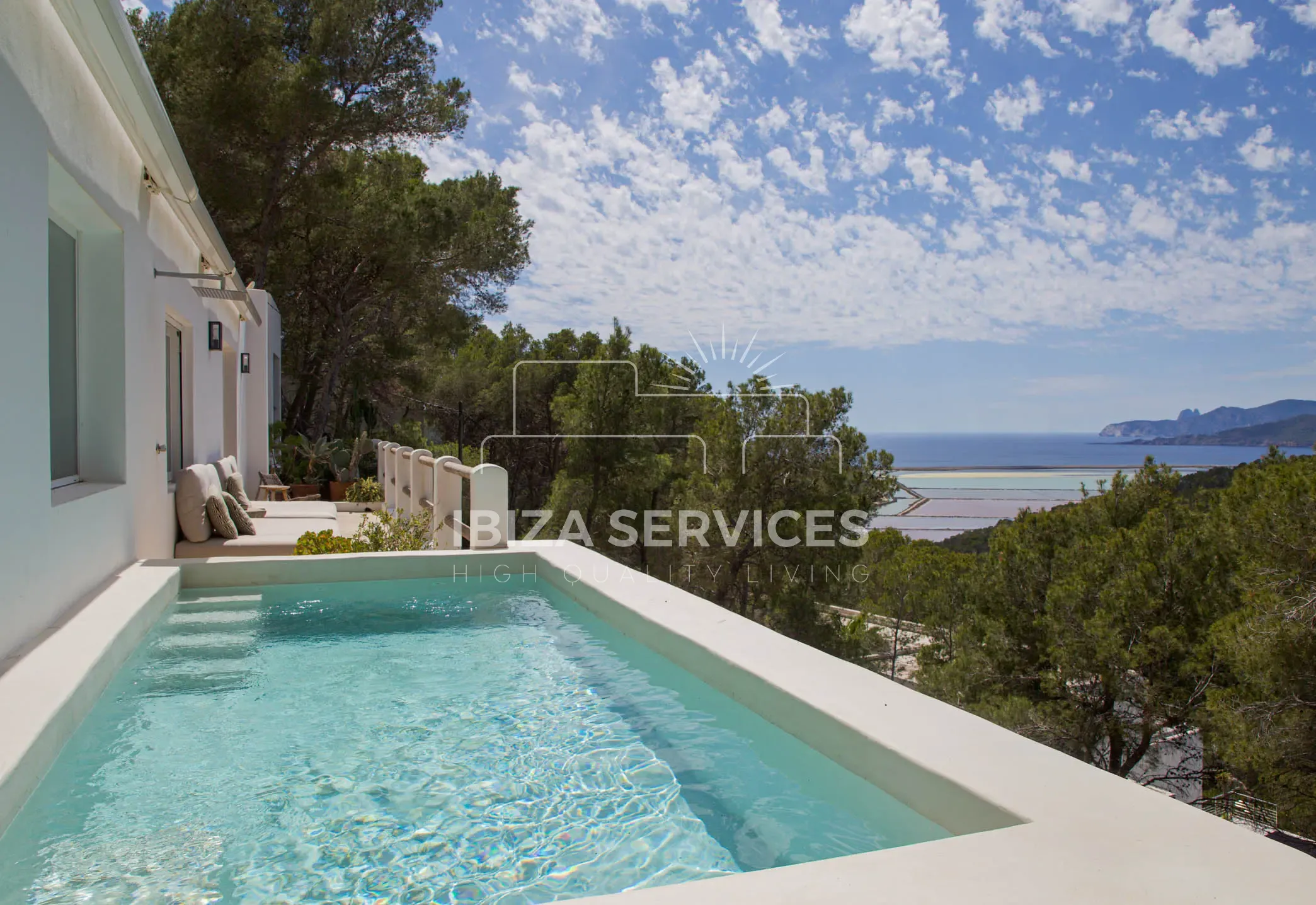 Villa de Luxe avec Vue sur Mer au Cœur du Parc Naturel de Salinas