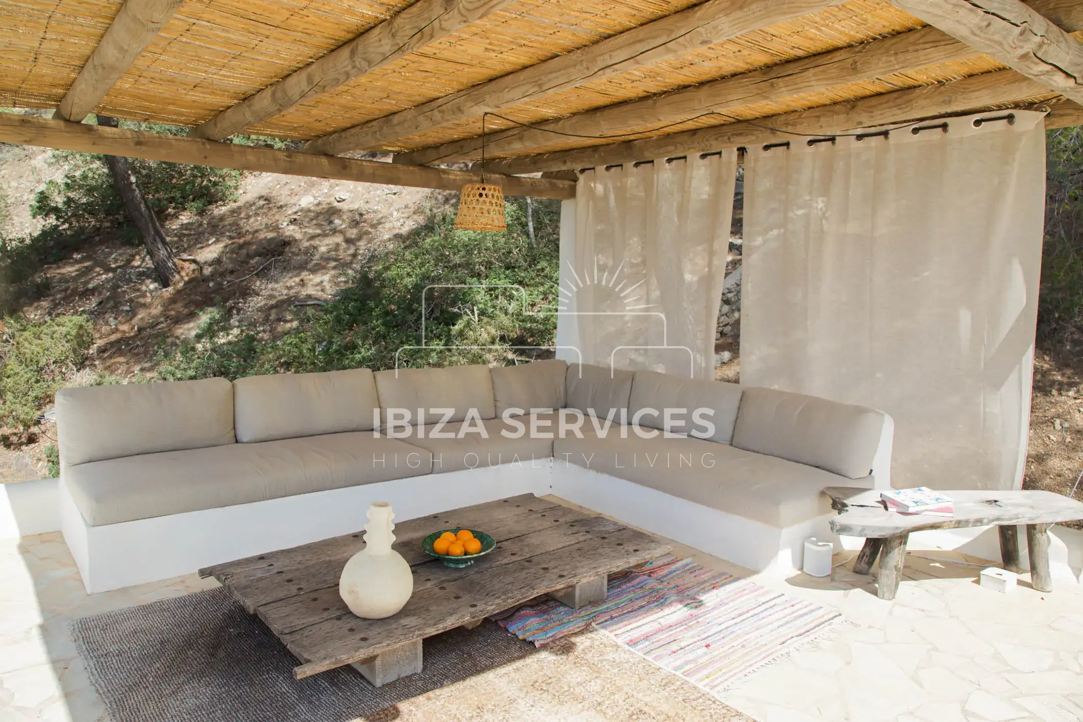 Luxe Villa met Uitzicht op de Zee in het Hart van het Natuurpark Salinas