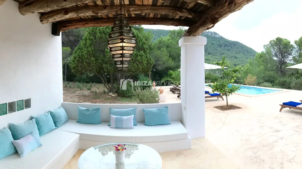 Moderne Villa mit dem Charme eines traditionellen Hauses zu vermieten