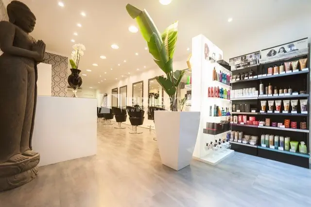 Louer salon de coiffure à Ibiza avec fond de commerce.