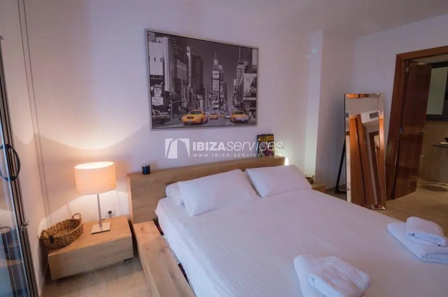 Eine Wohnung im Nueva-Gebäude auf Ibiza zu vermieten