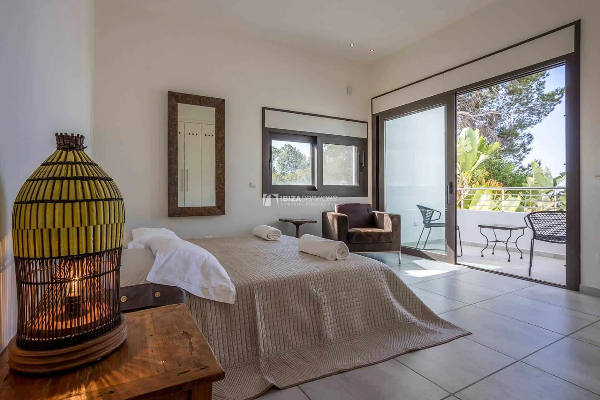 Eine Villa mit 5 Schlafzimmern mit Meerblick in Talamanca