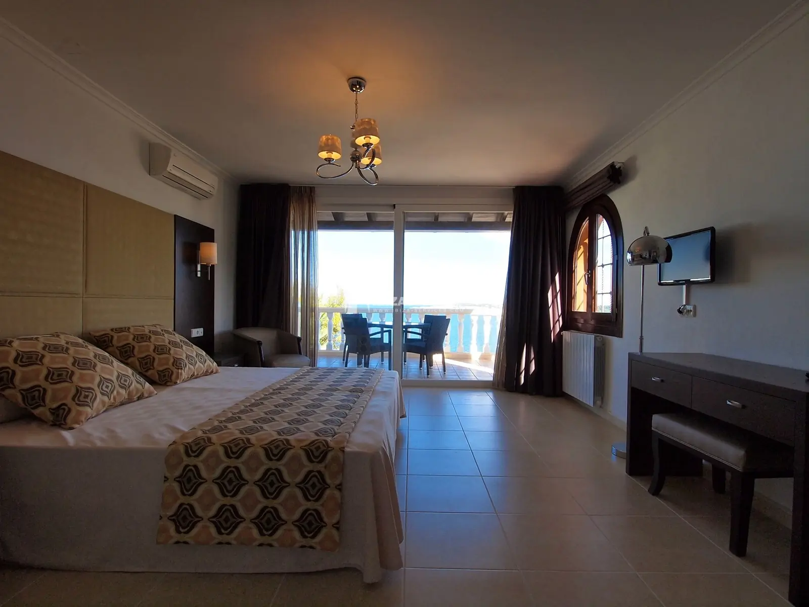 Location de vacance villa 7 chambres Cala Moli avec accès privé a un plage
